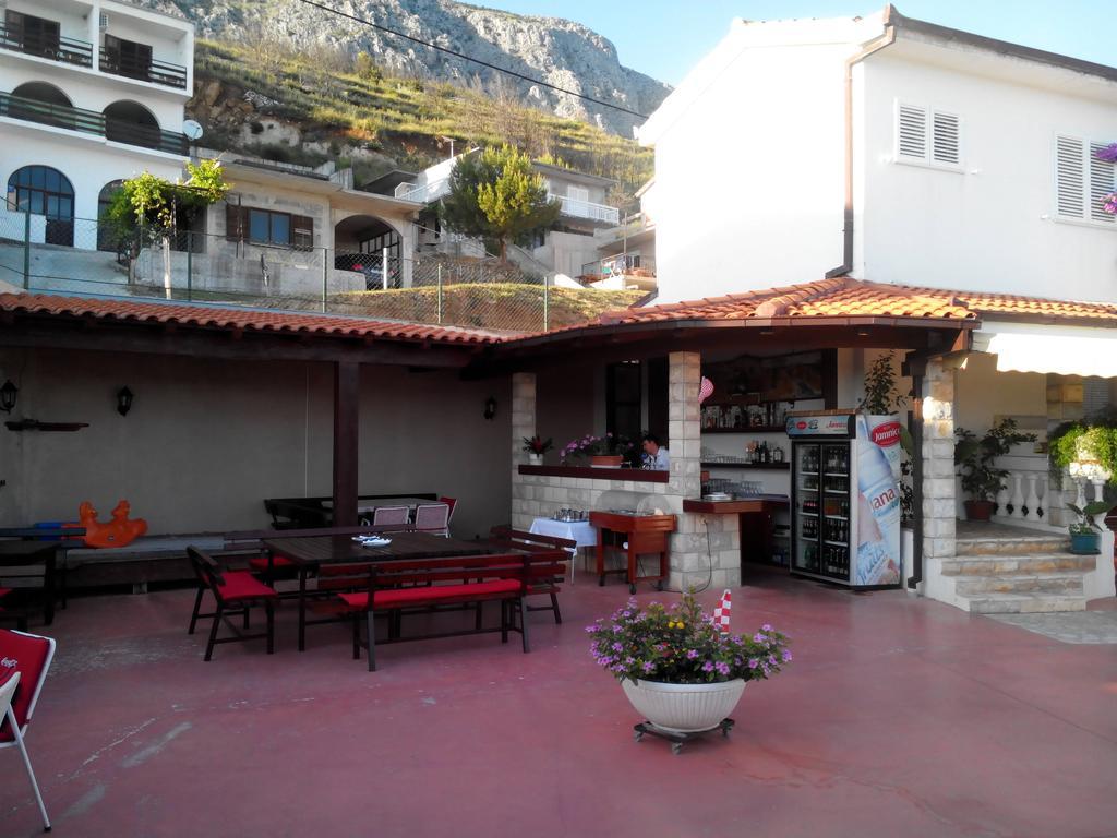 أوميس Villa Ljetni San المظهر الخارجي الصورة
