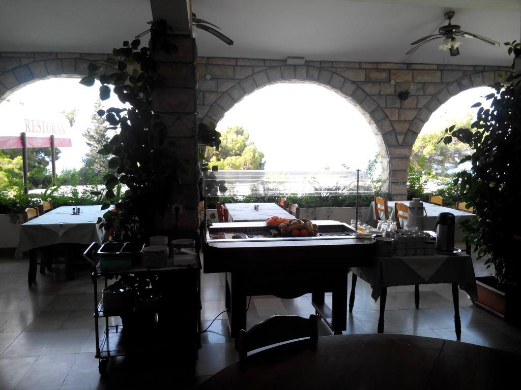 أوميس Villa Ljetni San المظهر الخارجي الصورة