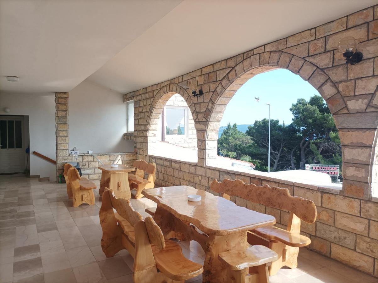 أوميس Villa Ljetni San المظهر الخارجي الصورة