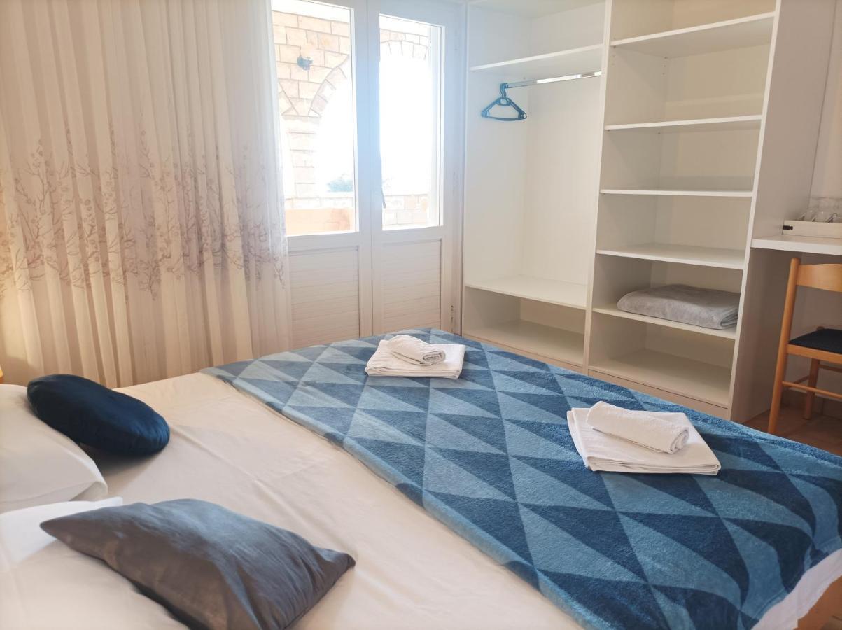 أوميس Villa Ljetni San المظهر الخارجي الصورة